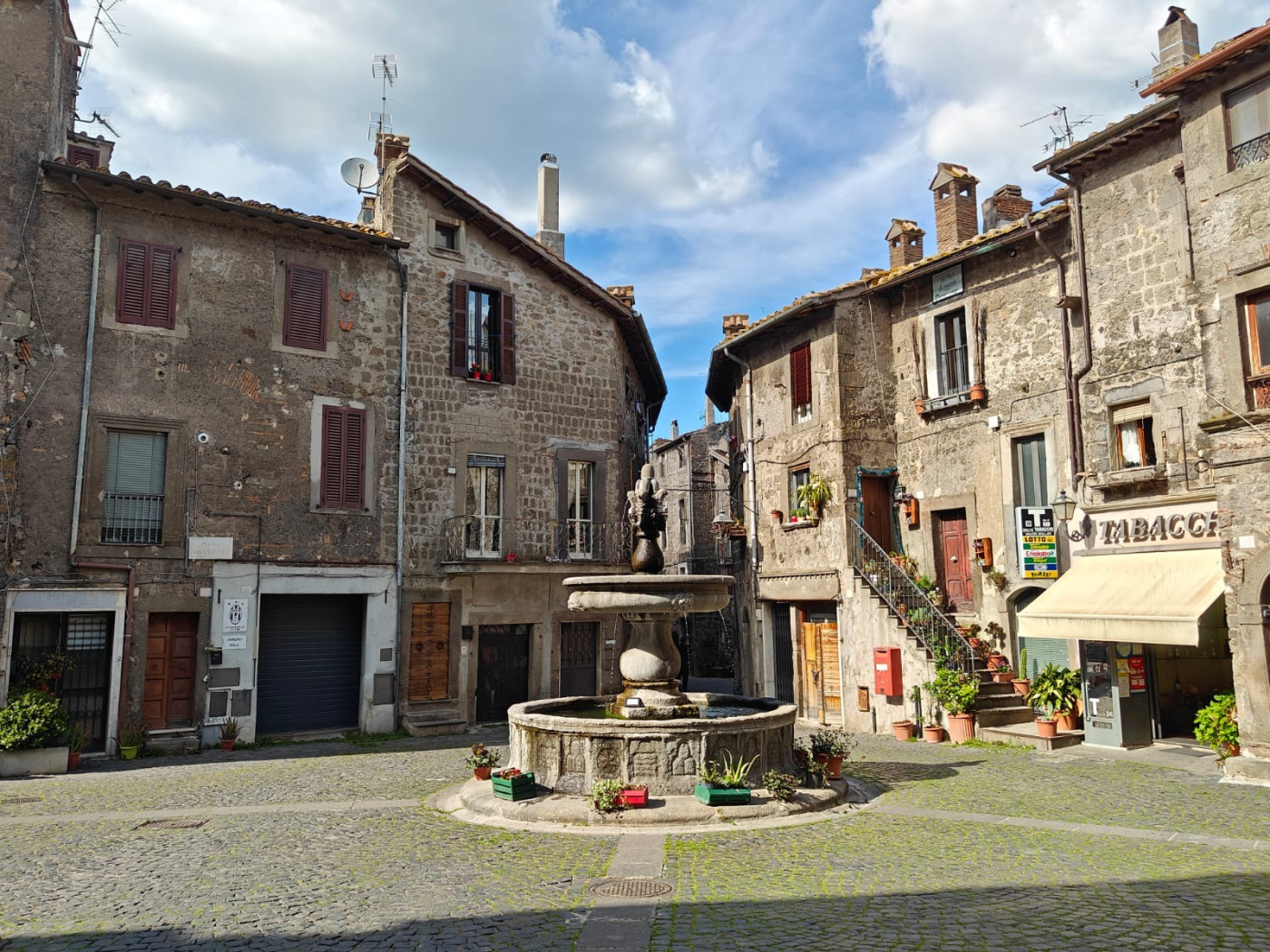 Piazza Castello, Bagnaia