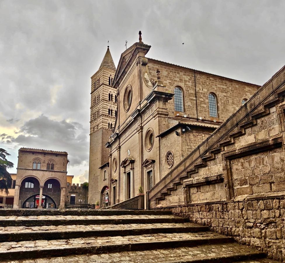 Il vessillo degli eretici: fede, fazioni e potere nella Viterbo del XIII Secolo
