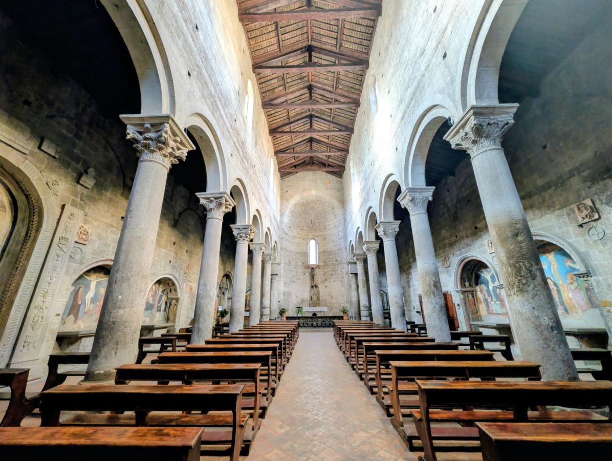 Santa Maria Nuova: un viaggio nel tempo tra i segreti del potere civico e i capolavori della Viterbo medievale